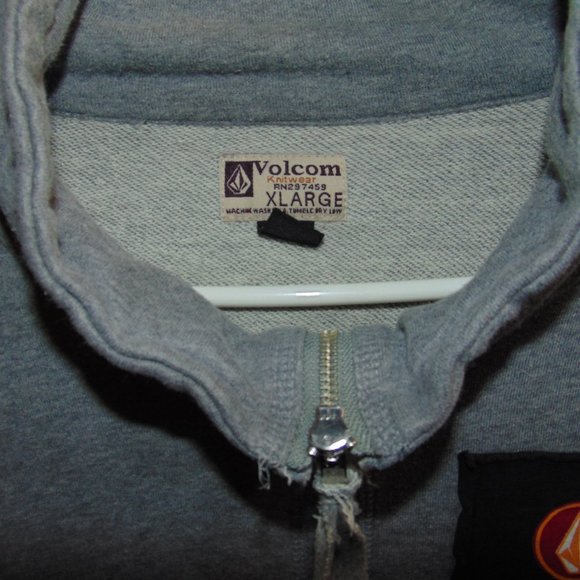 Volcom Knitwear XL full zip sweater  ((B1)) - Picture 2 of 4